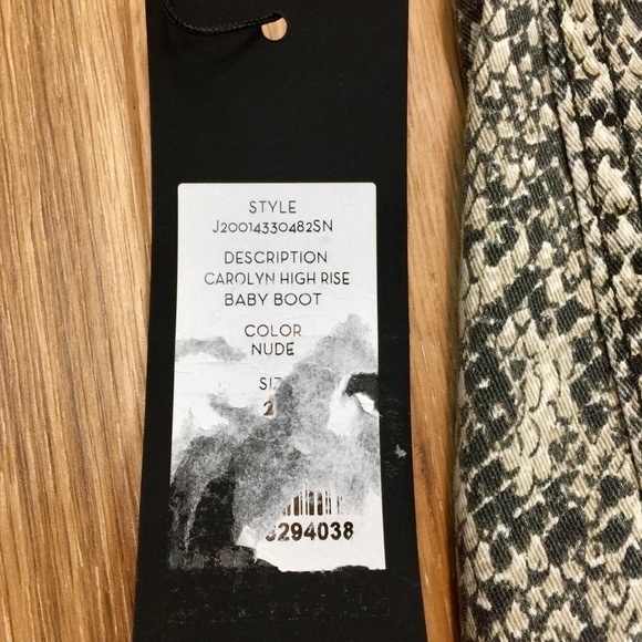 Veronica Beard Carolyn High-Rise Baby-Boot Jeans - Picture 10 of 13